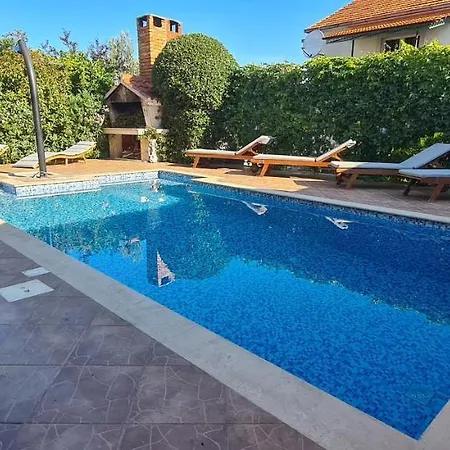 Apartment Mery Supetar